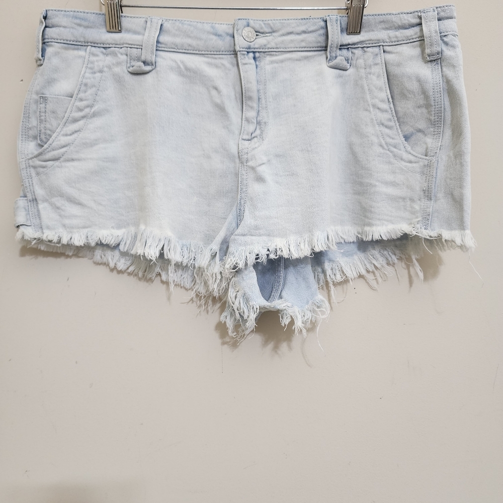 anthropologie PILCRO size 31 Daisy Dukes Micro Denim Shorts Frayed Light Wash